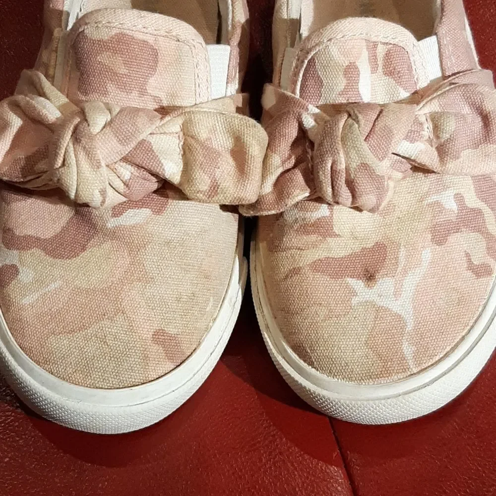 Old Navy Pink and Purple Camo Shoes with Bow